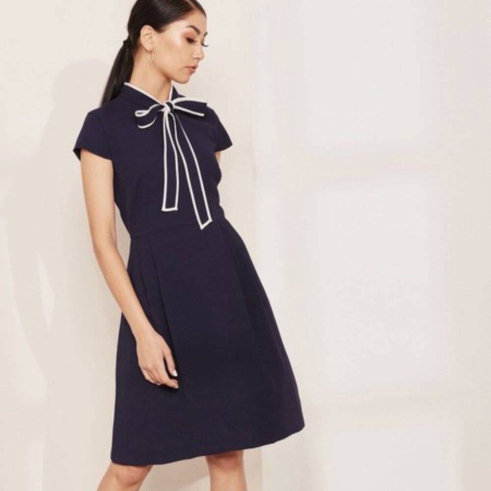 JCrew tie-neck dress in navy and white crepe 8p